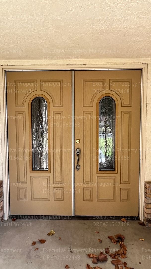 Foto del edificio - 3 bedroom/ 2 bathroom home located near Old River Rd/ White Ln