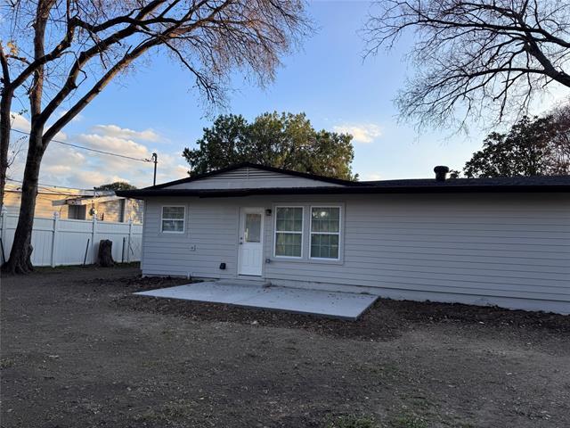 Building Photo - 2553 Wicker Ave