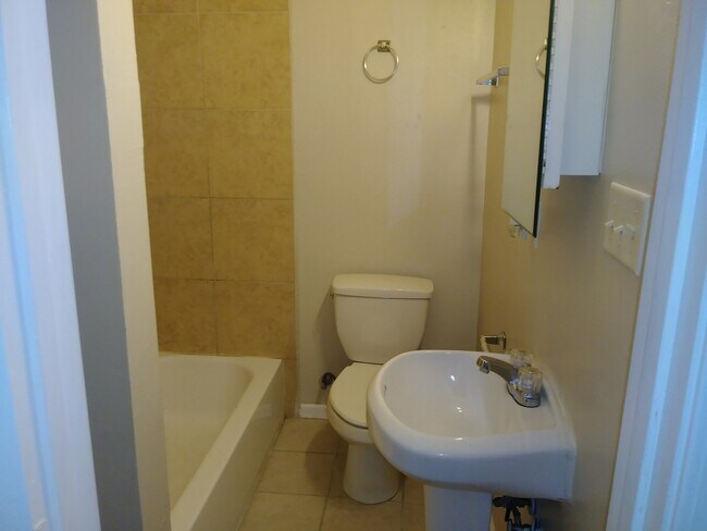 Foto del edificio - 8819-8821 Olive St.