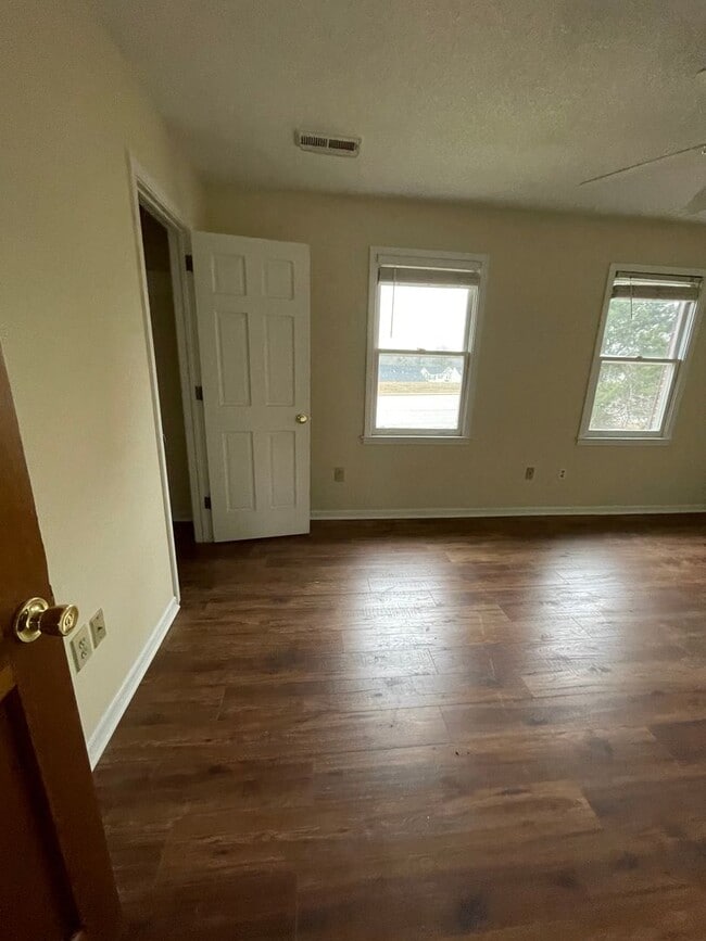 Building Photo - Lovely 2 bedroom Townhome in Fountain Inn