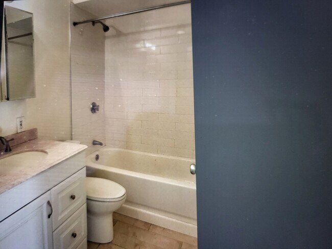 Foto del edificio - 77 Pond Ave