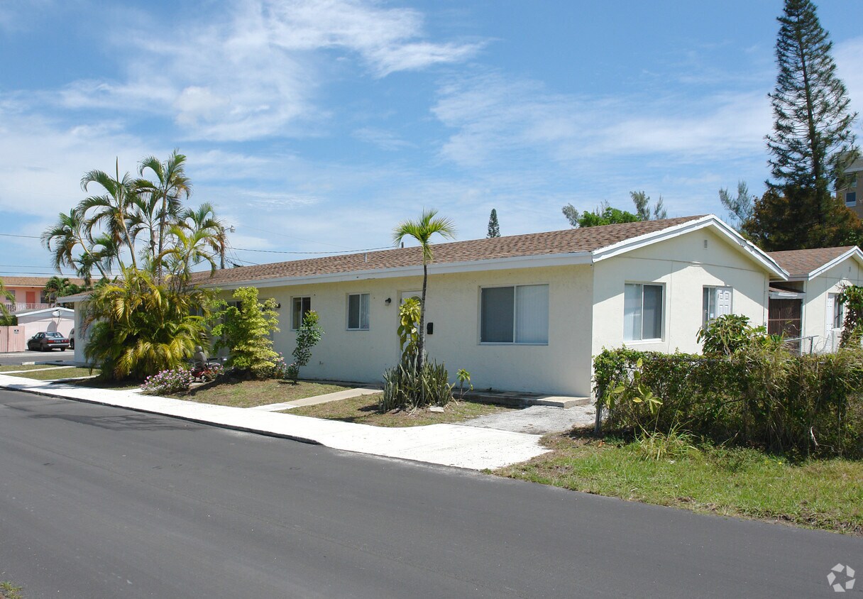 Foto del edificio - 300-304 SE 9th Ct