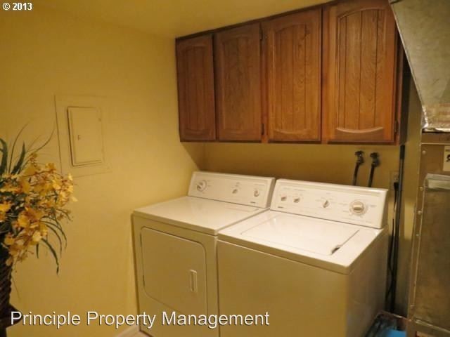 Building Photo - 2 br, 1.5 bath House - 2301 Ridgeway Drive