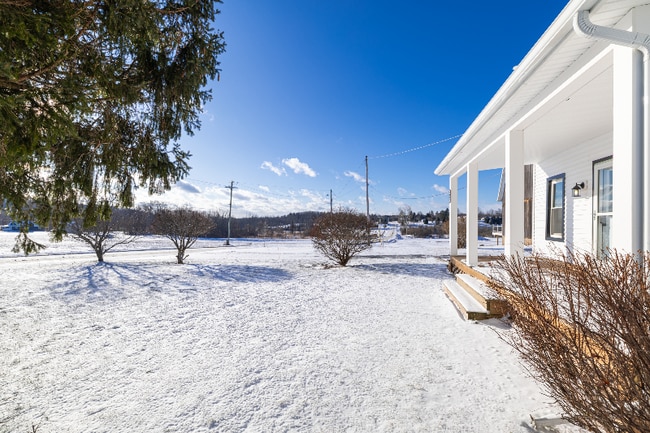 Building Photo - 3013 Daansen Rd