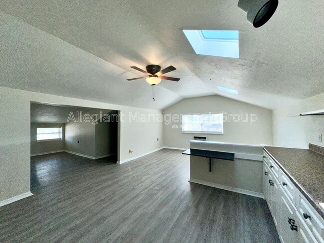 Foto del edificio - 658 West Ave