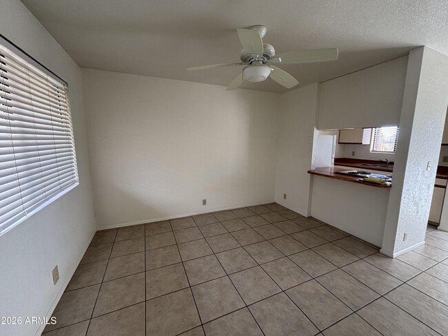 Foto del edificio - 840 S Main St