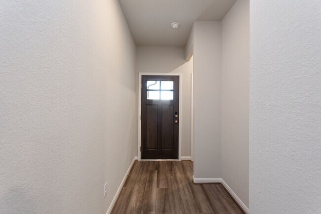 Building Photo - 6915 Lebec Dr