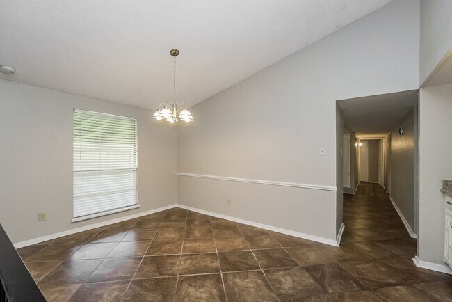 Foto del edificio - 4120 Hawthorn Ln