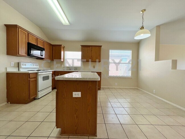 Building Photo - Beautiful 3/2/2 in Eagle Mountain / Sagina...