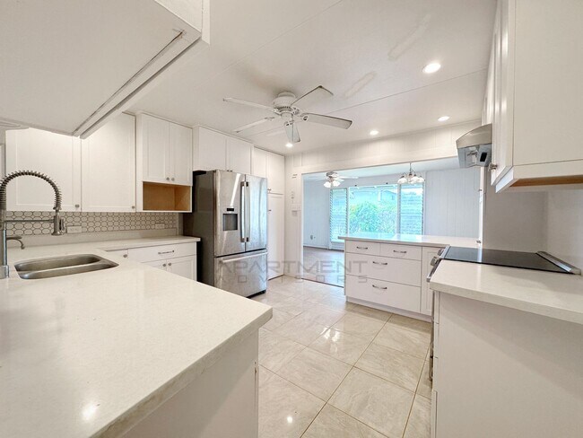 Building Photo - CHARMING 3 BD / 2 BA KAILUA HOME WITH LARG...