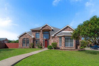 Building Photo - 223 Briar Oak Dr