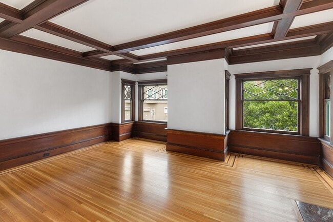 Building Photo - 1075 Broadway