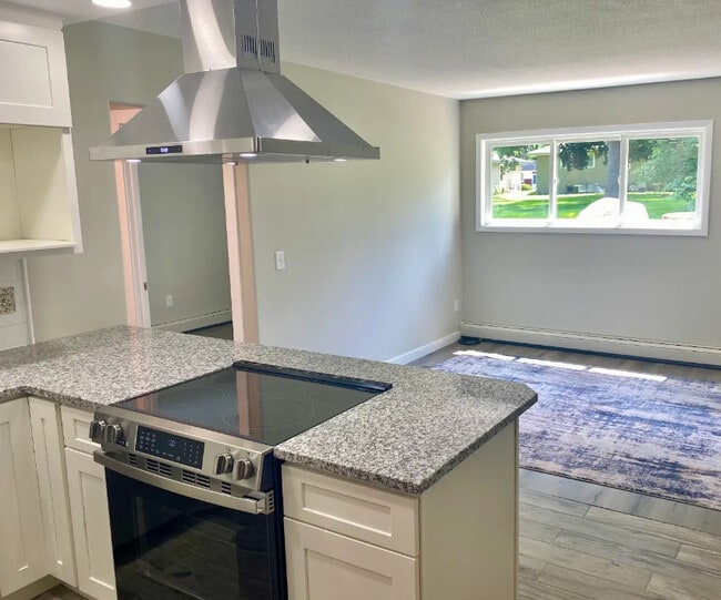 Foto principal - 609 Market St S