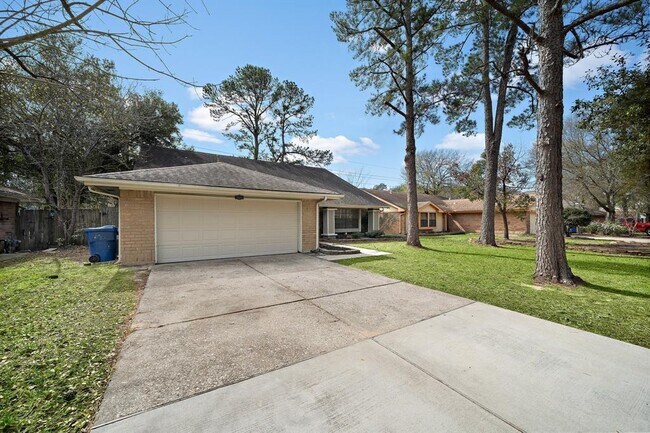 Building Photo - 7803 Goldengrove Dr