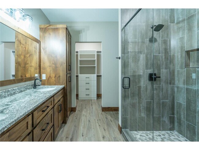 Foto del edificio - 11553 Forestview Dr S