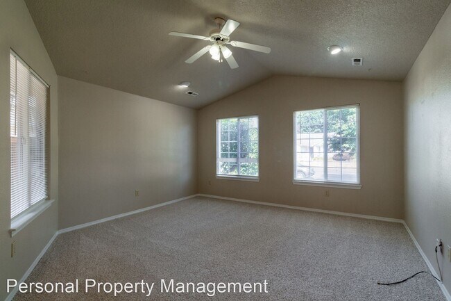 Building Photo - 3 br, 2 bath House - 7703 NE 56th Street