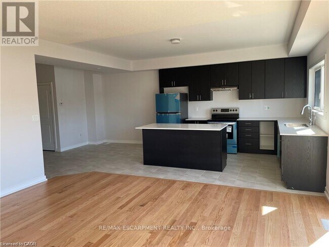 Building Photo - 26 Trailside Dr