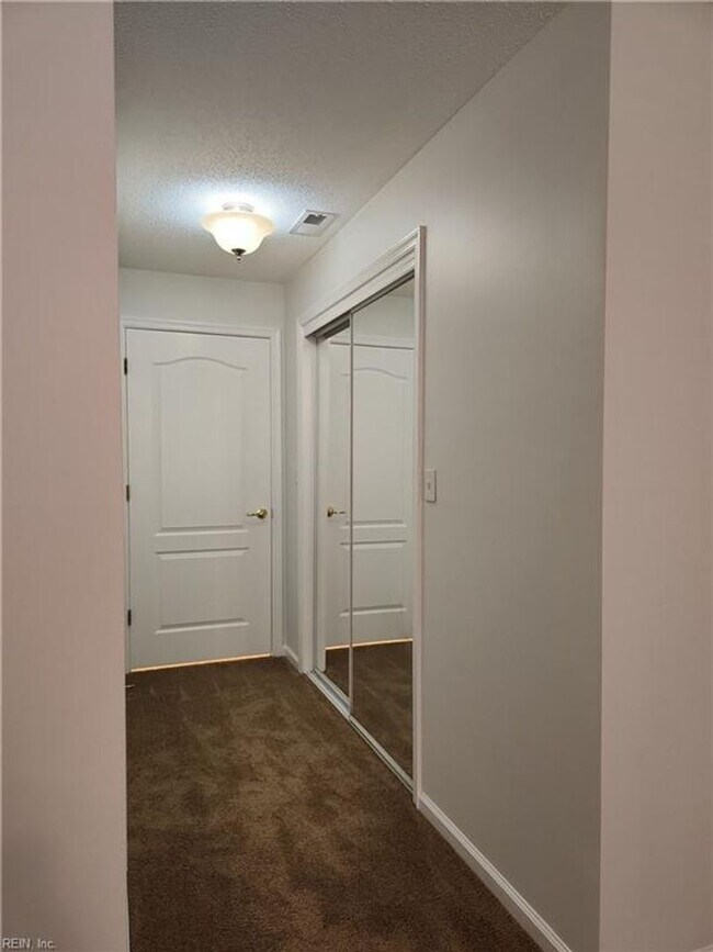 Foto del edificio - 2505 Old Greenbrier Rd