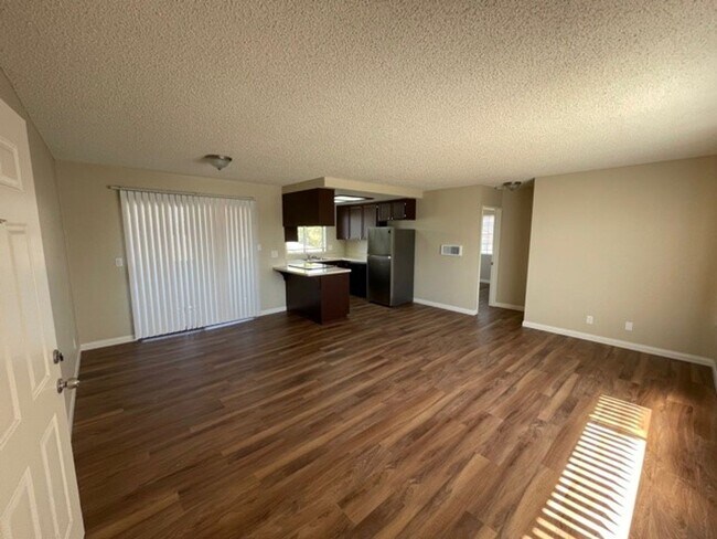 Foto del edificio - 140 Cedar Ave