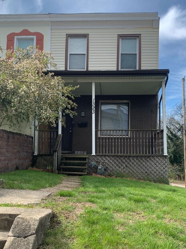 Foto del edificio - 1323 Virginia Ave