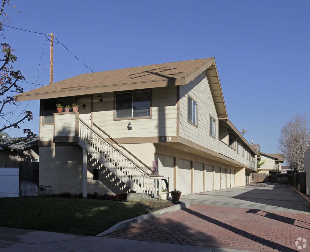 Building Photo - 238 Avocado St