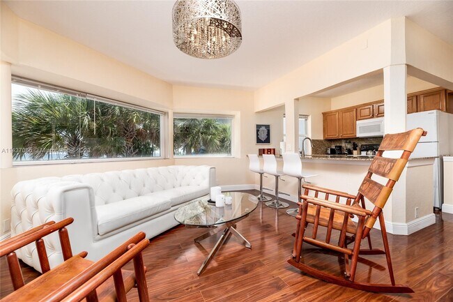 Foto del edificio - 935 E Sunrise Blvd