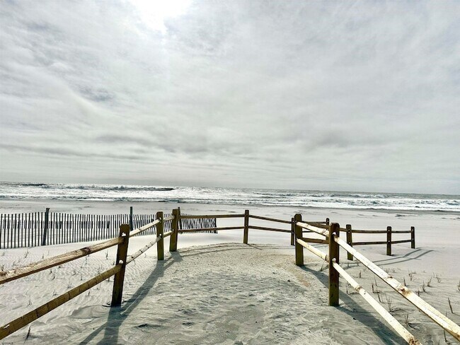 Building Photo - 612 E Brigantine Ave