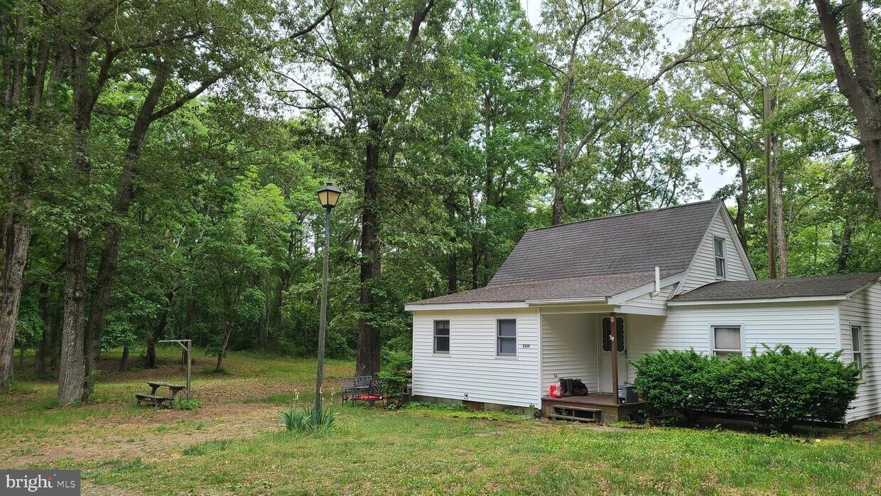 Building Photo - 5241 River Rd