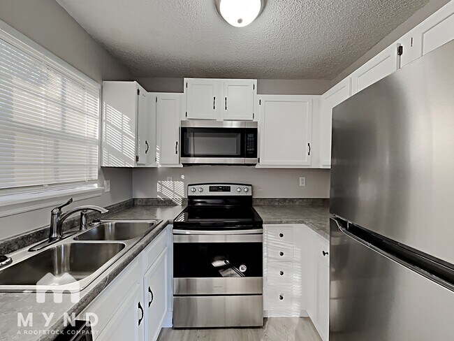 Building Photo - 629 Bennett Dr