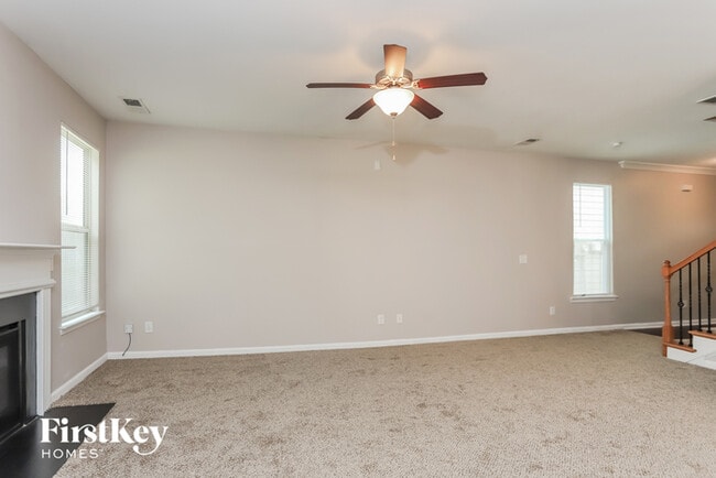 Foto del edificio - 5872 Seabright Ln