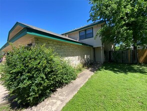 Building Photo - 12307 Deer Falls Dr