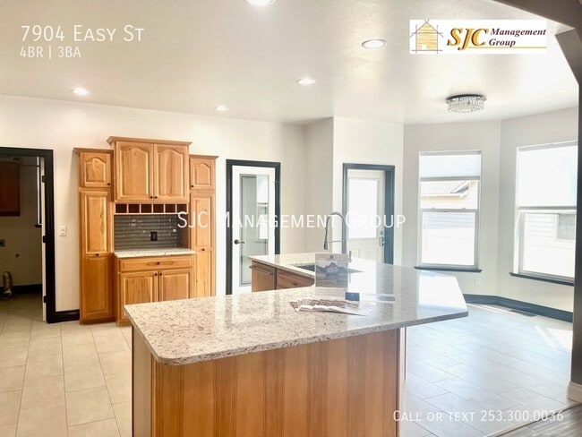 Building Photo - Four Bedroom 3 bath home in West Valley Ya...