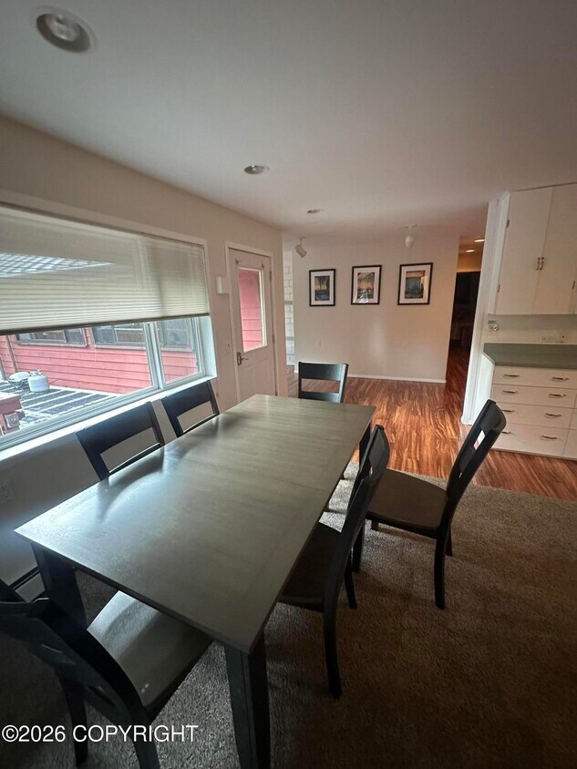 Foto del edificio - 5324-5324A N Tongass Hwy