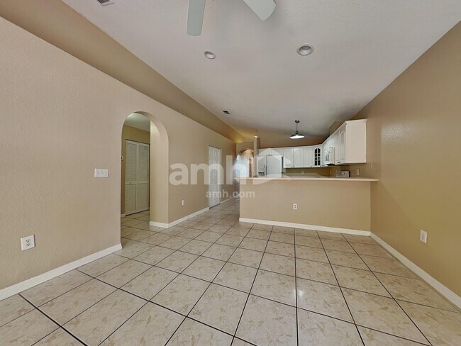 Foto del edificio - 5817 Mohr Loop