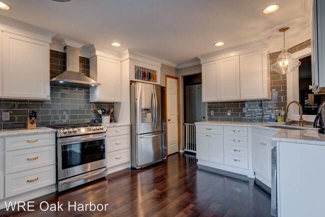 Foto del edificio - 5 br, 2.5 bath House - 395 SW Stroops Drive