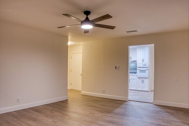 Foto del edificio - 1009 E Alexander Ave