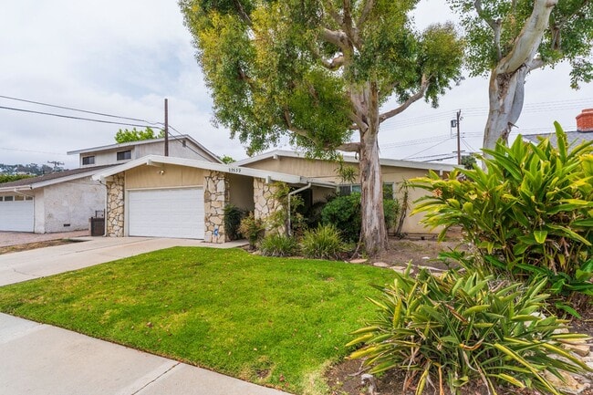 Building Photo - West Torrance 4 bedroom 2 bath
