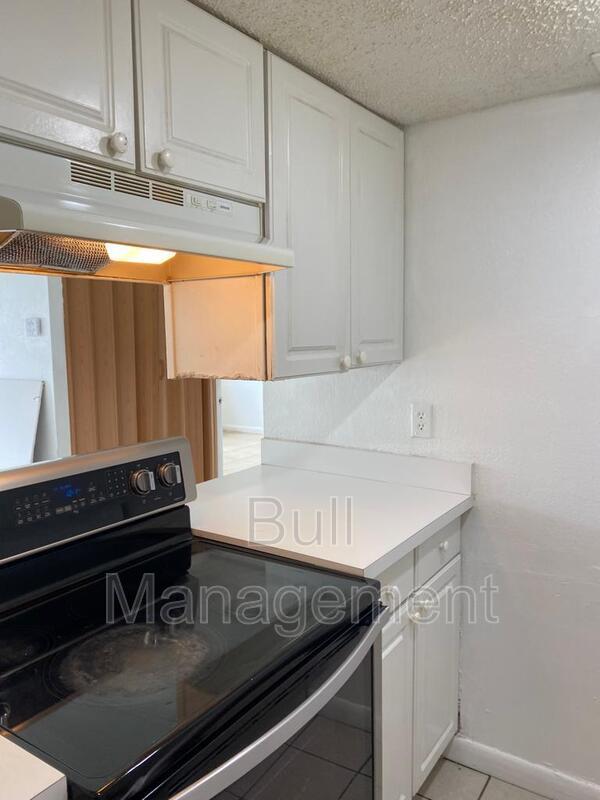 Foto del edificio - 1833 Blossom Terrace