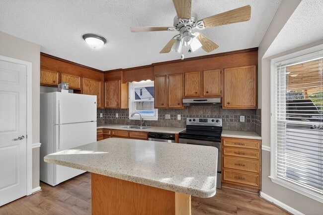 Foto del edificio - 1186 Stixfield Ct