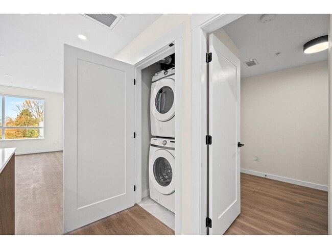 Building Photo - 27218 Centre Drive