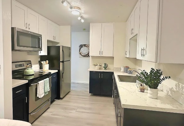 Building Photo - 1730 Halford Ave