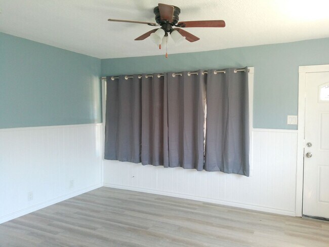 Foto del edificio - 4313 Molina Dr