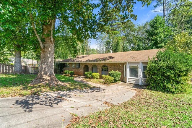 Building Photo - 2830 Knollview Dr