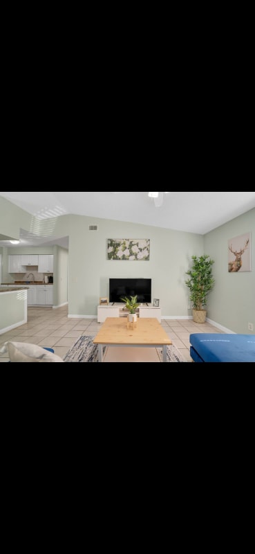 Foto del edificio - 8501 Rainbow Ave