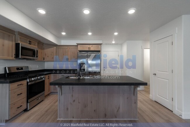 Building Photo - BRAND NEW - 3BD/2.5BTH/2GAR - SPANISH FORK