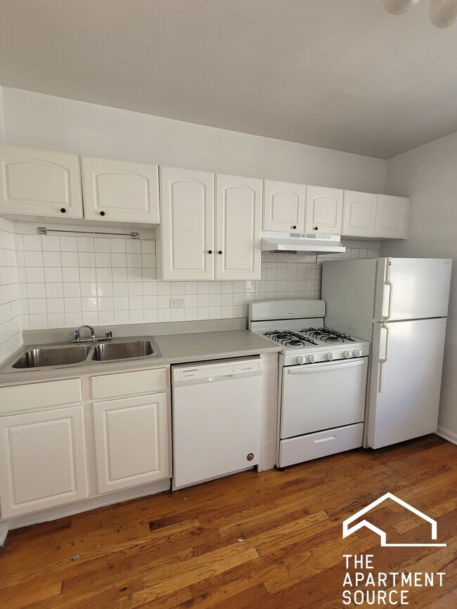 Foto del edificio - 5026 N Springfield Ave