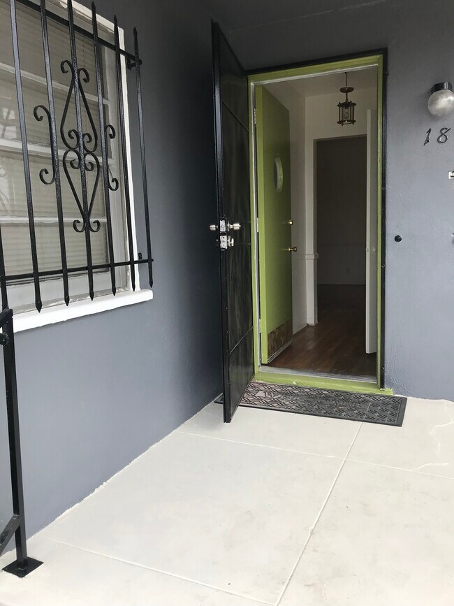 Foto del edificio - 1803 W 36th St