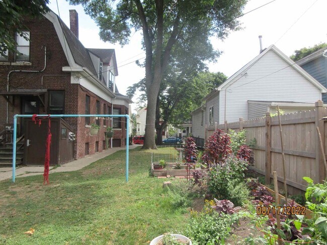 Building Photo - 2443 N Pierce St