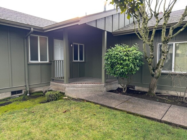 Building Photo - Beautifully updated 3 bedroom, 2 bath house in Eugene!