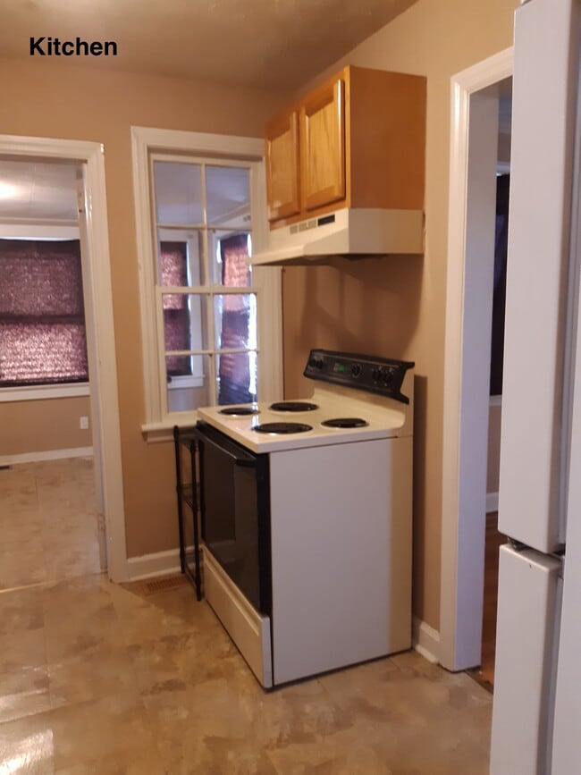 Building Photo - 105 Meadowbrook St